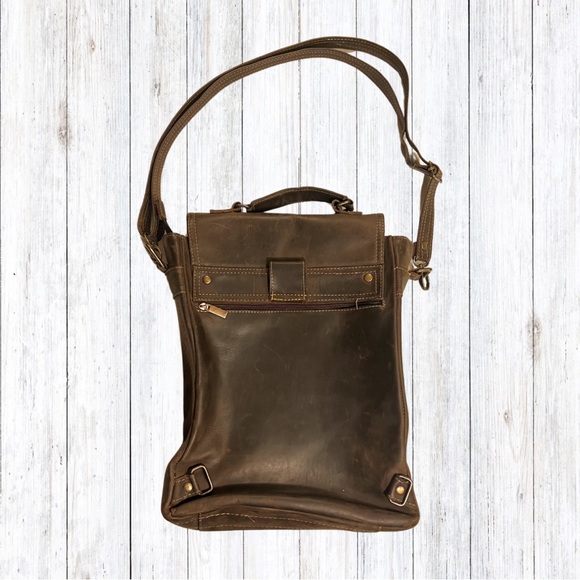 Unisex Brown Leather adjustable crossbody shoulder messenger or backpack - Picture 2 of 16